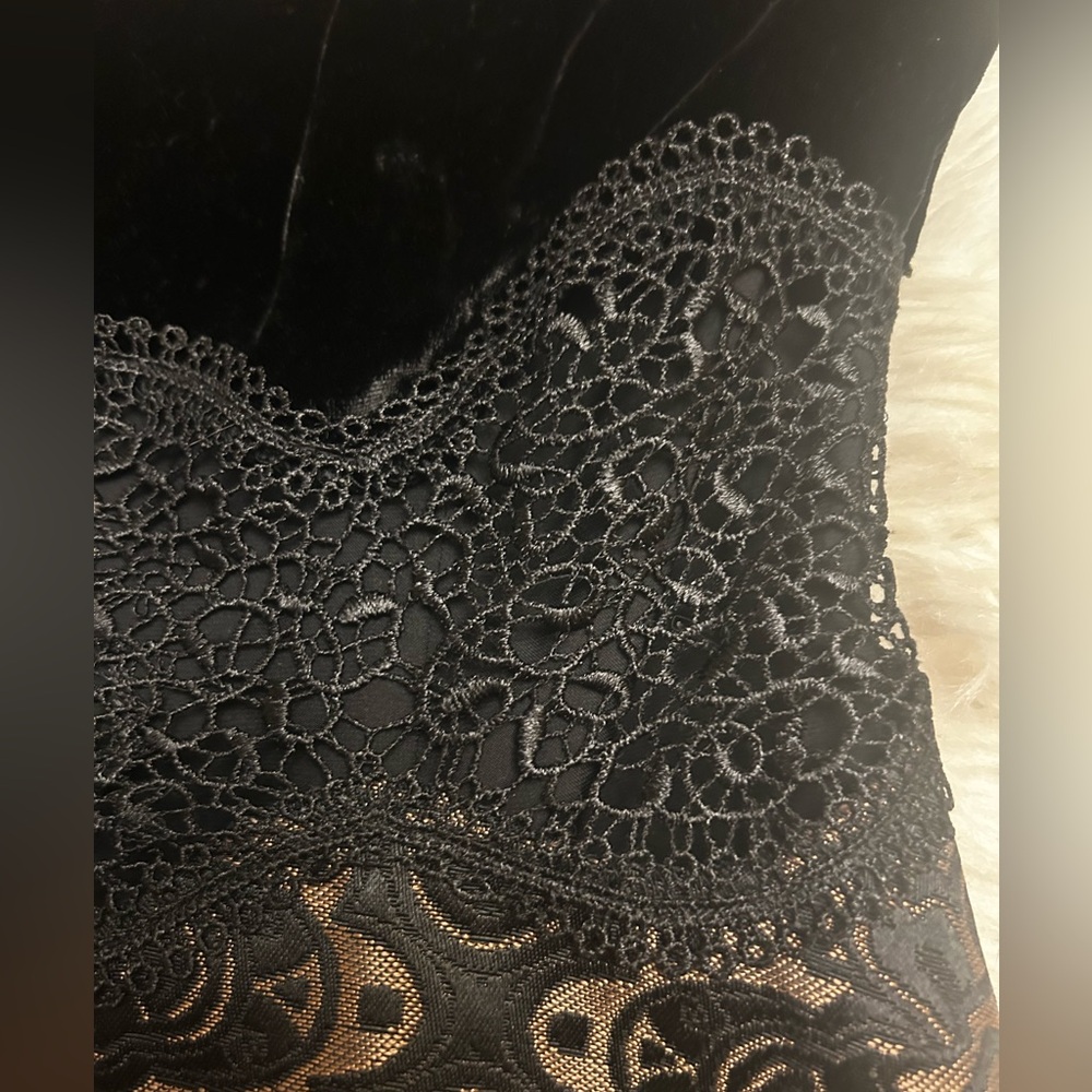 BEBE Vintage 90’s Y2K Velvet Lace Brocade Peplum Going Out Top - Picture 5 of 15